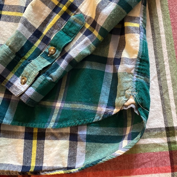 Two Holiday Shirt 👕✨🎄🎅🏻🎁✨ - Picture 9 of 9